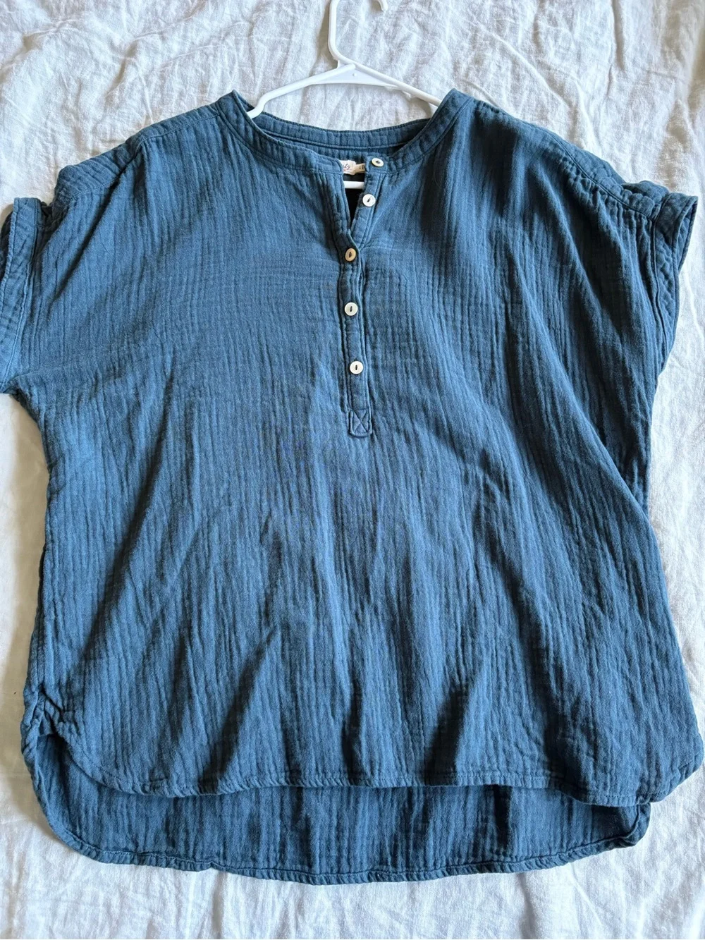 Faherty Dream Cotton Gauze Desmond Top - Navy - SZ L - Picture 3 of 3